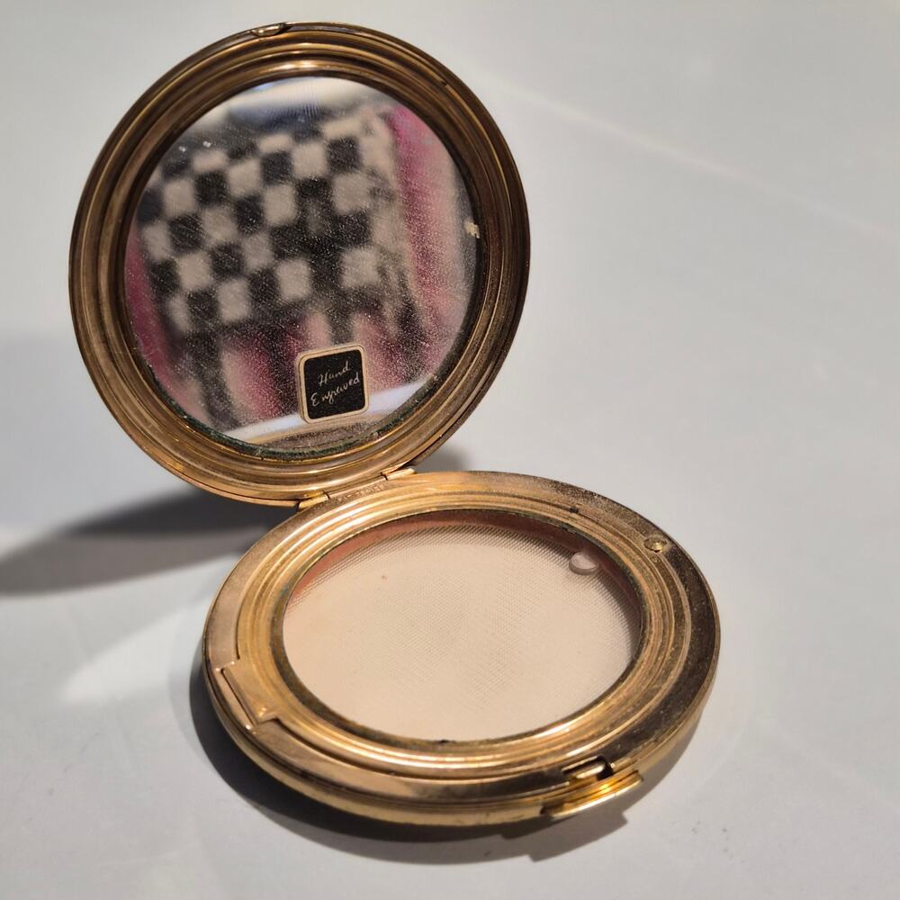 Vintage Stratton England Peacock Makeup Compact Red Lucite Hand Engraved - Picture 5 of 7